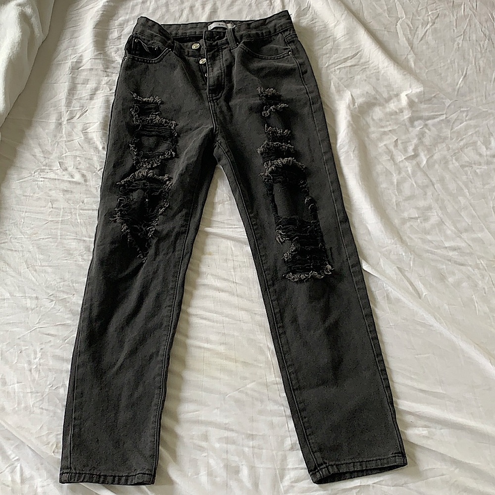 High waisted ripped jeans